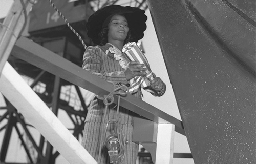 Mariane Anderson christening Liberty Ship SS Booker T. Washington, 1942: Wikipedia