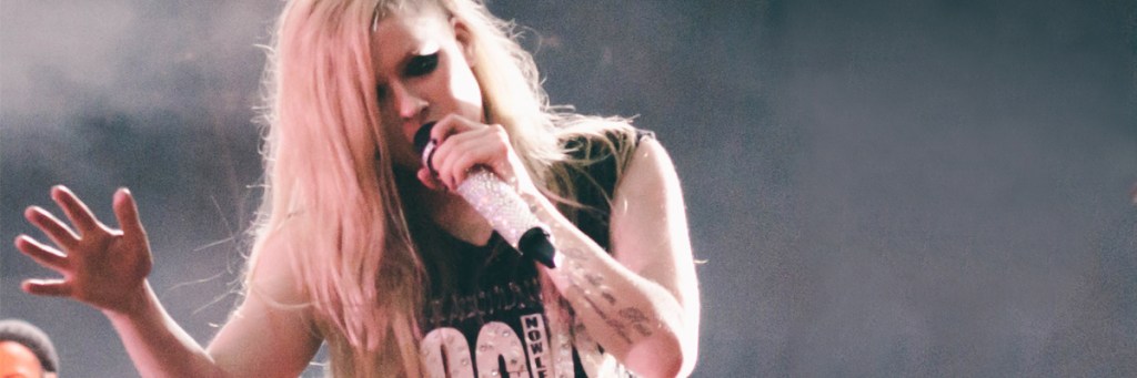 Canadian punk rocker Avril Lavigne surprises with a worship&nbsp;song?