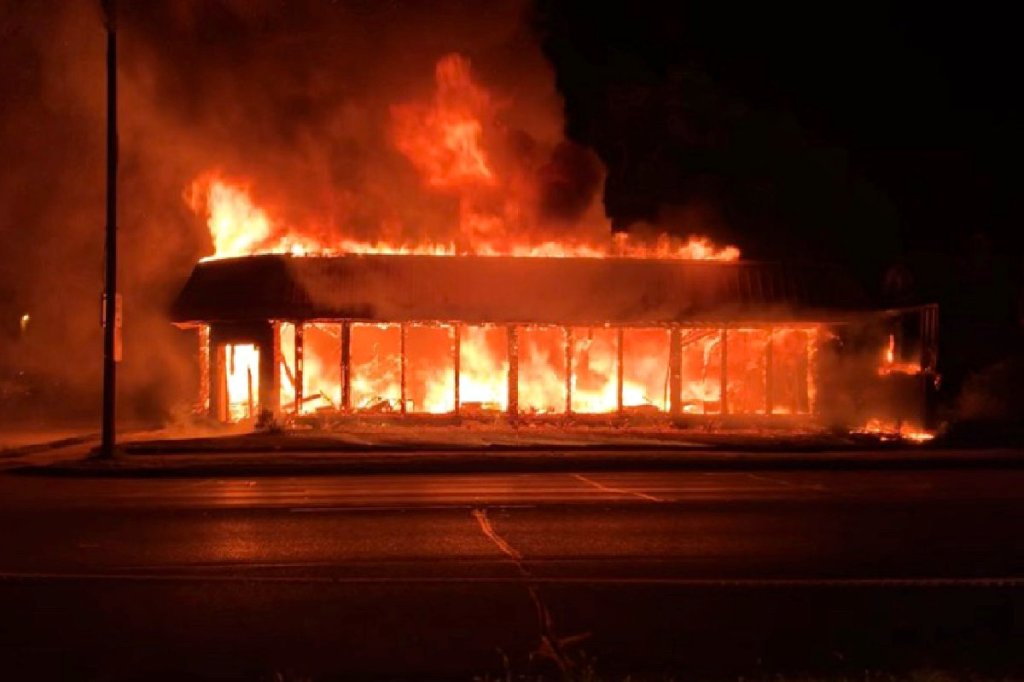 Rioters burn down church in Kenosha,&nbsp;WI