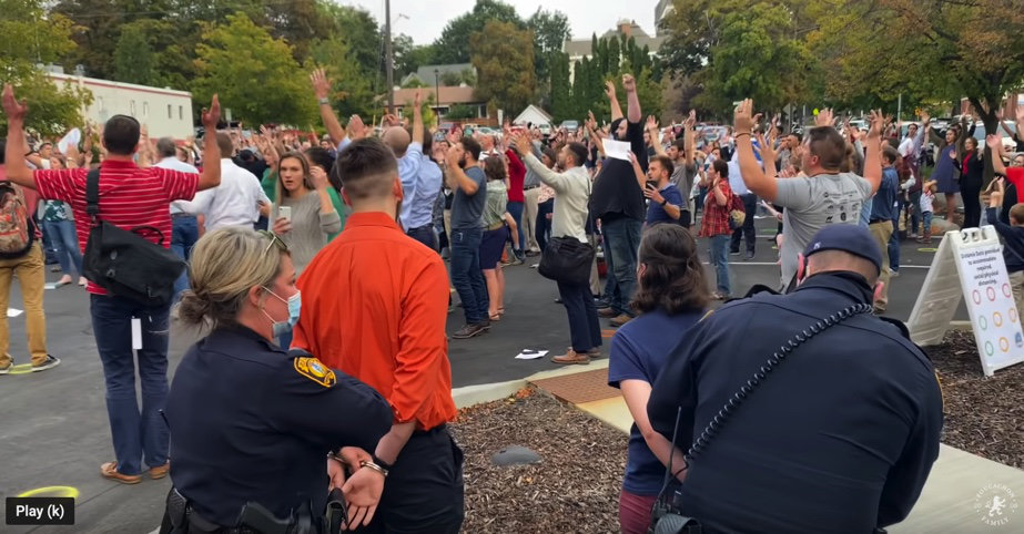 Christians arrested at outdoor church&nbsp;service