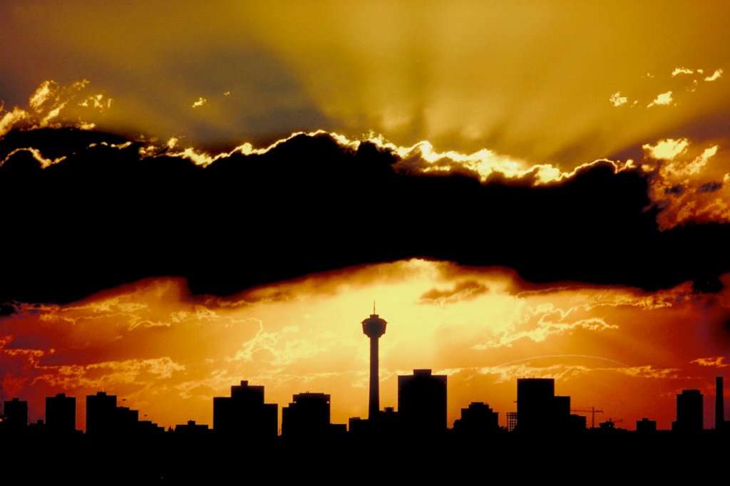 Video: Calgary pastor ‘politely’ asks police to leave his&nbsp;church