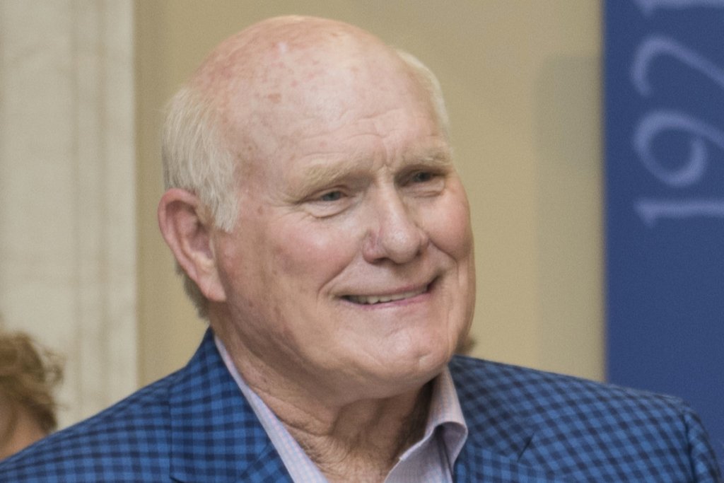 Terry Bradshaw lends a helping hand to a&nbsp;stranger