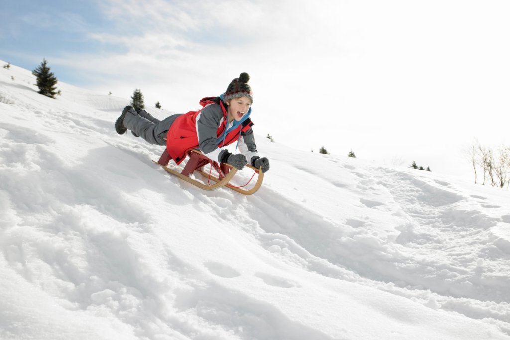 Children cry after police order them to leave toboggan&nbsp;hill
