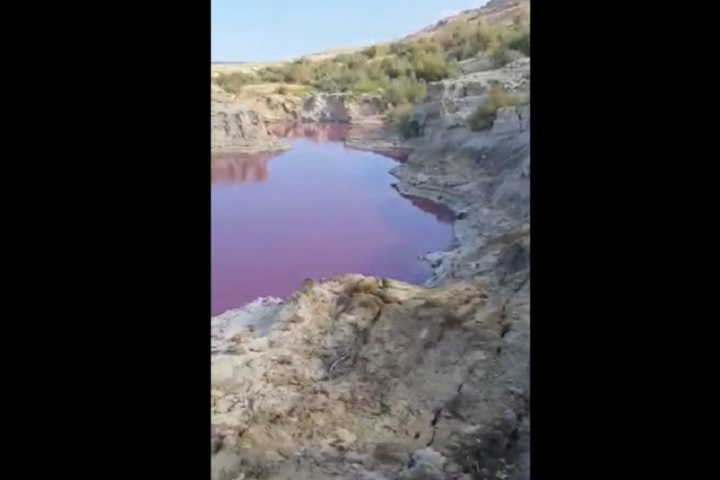 Blood-red river in Jordan: Orthodox Jews wonder if it’s a sign of the Jewish Messiah’s imminent&nbsp;arrival?