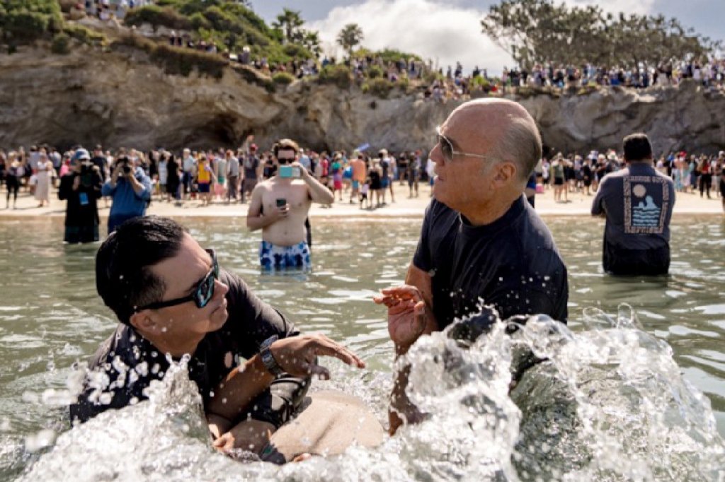 2,100 People Water Baptized at California’s Pirate’s&nbsp;Cove