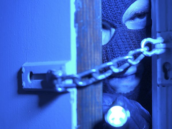 Cómo escuchar la voz del Espíritu Santo y poner dinero dentro de un libro devocional evitaron un&nbsp;robo