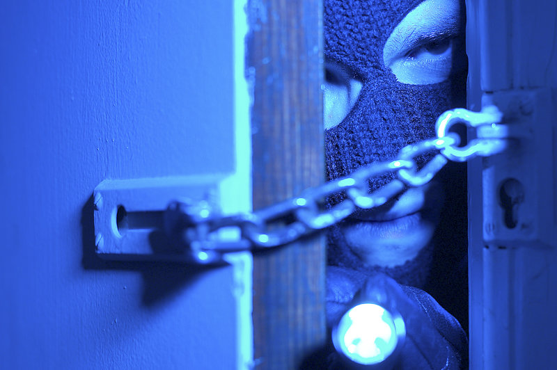 Cómo escuchar la voz del Espíritu Santo y poner dinero dentro de un libro devocional evitaron un&nbsp;robo