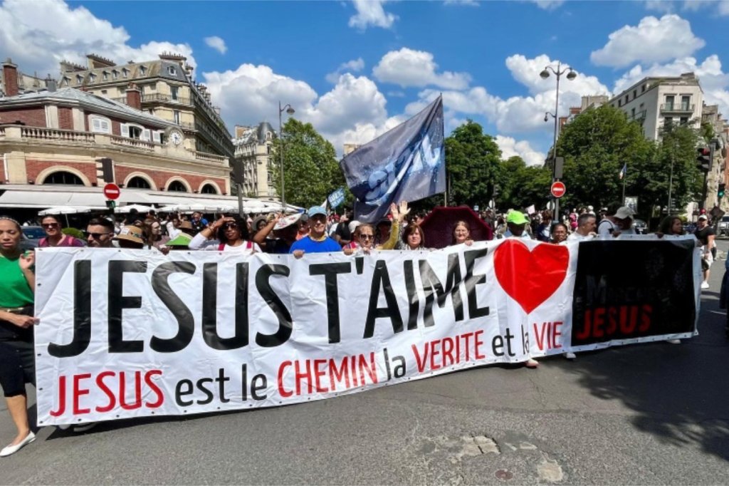 60,000 Attend France’s March for&nbsp;Jesus