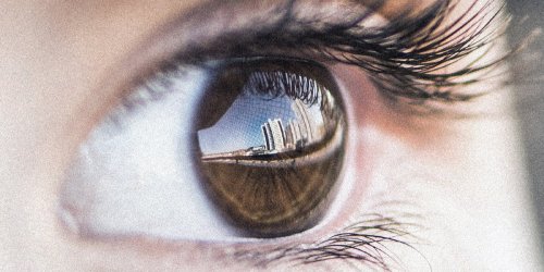 Close up photo of a woman’s eye