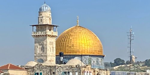 A close up photo of the Dome of the Rock and Al Aqsa Mosque on the Temple Mount.